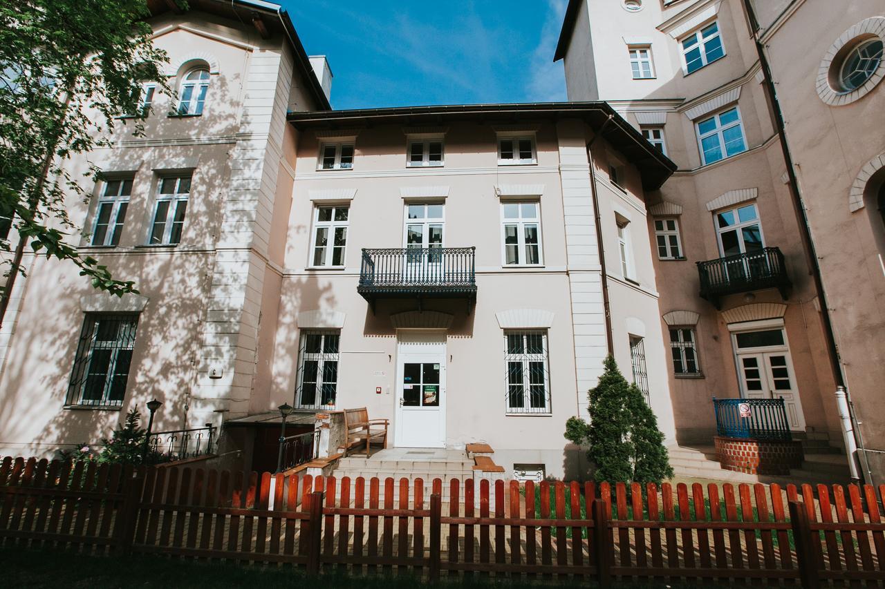 Готель Erasmus Dorm Варшава Екстер'єр фото