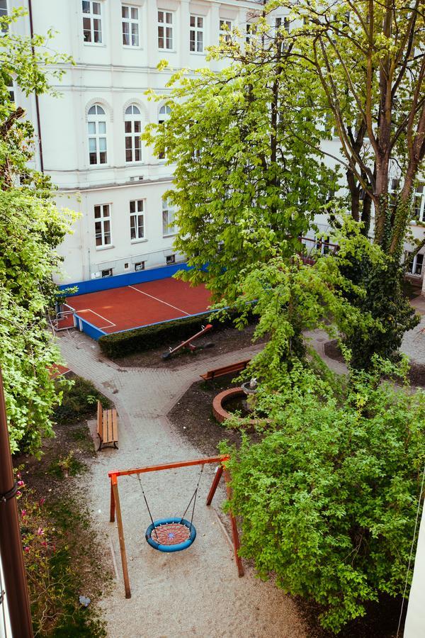 Готель Erasmus Dorm Варшава Екстер'єр фото