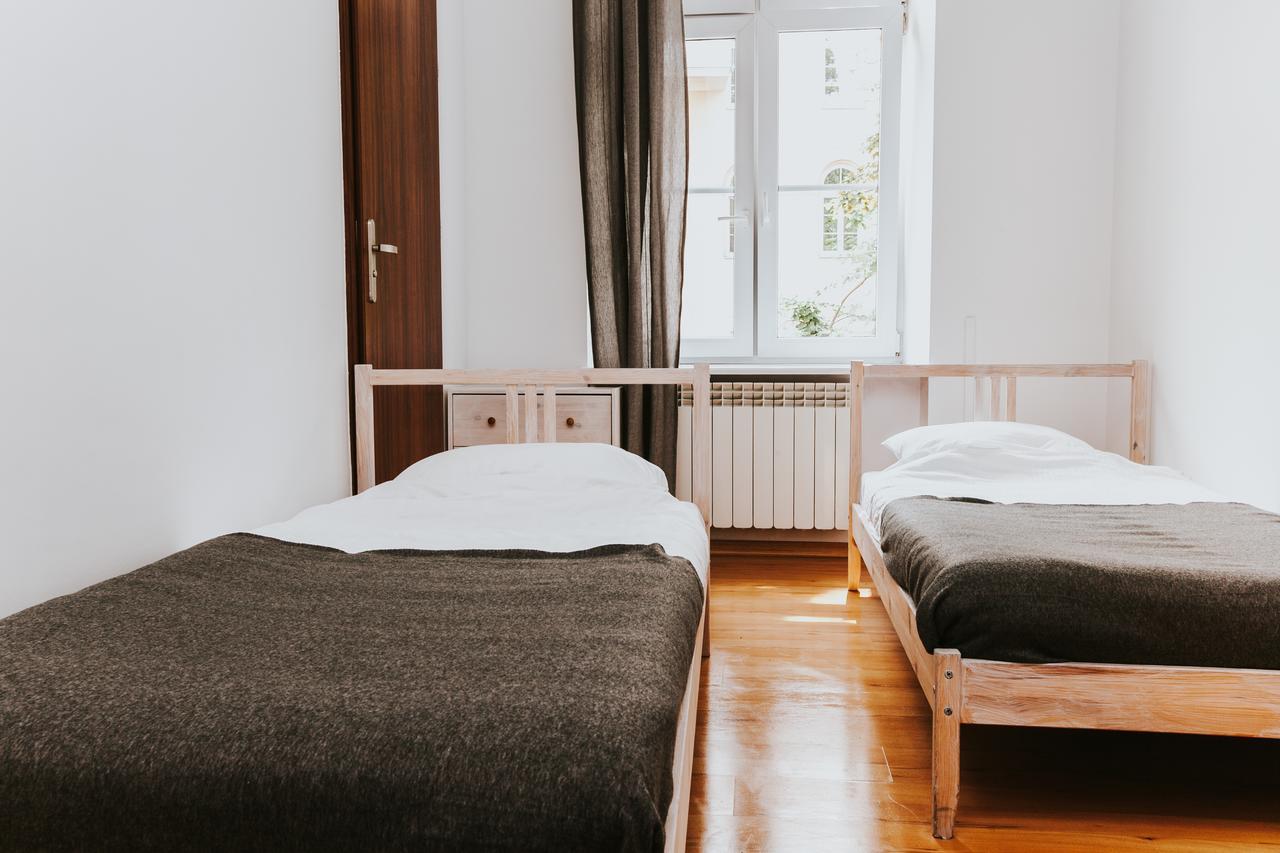 Готель Erasmus Dorm Варшава Екстер'єр фото